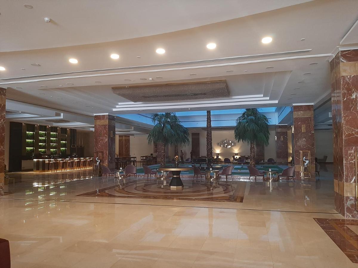 Tolip Gardens Hotel Cairo Exterior foto The lobby of the hotel