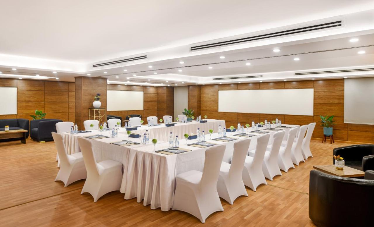 Tolip Gardens Hotel Cairo Exterior foto Meeting room at the hotel