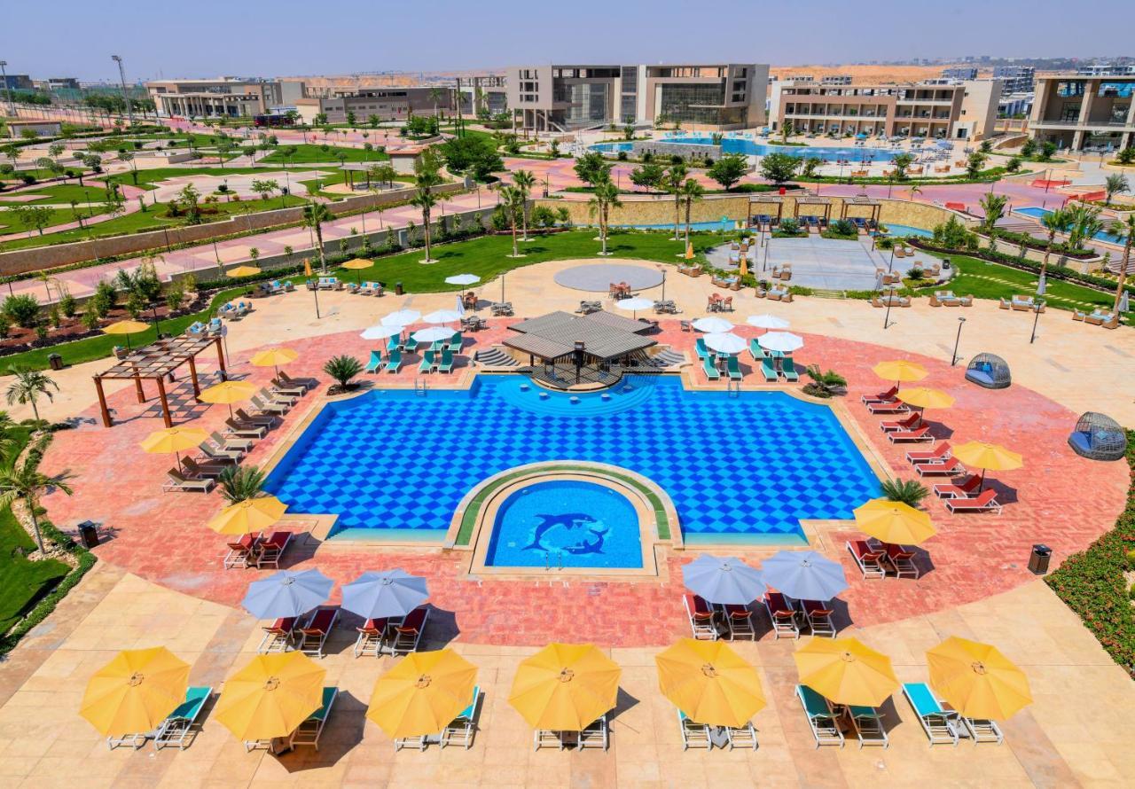 Tolip Gardens Hotel Cairo Exterior foto The swimming pool at the resort